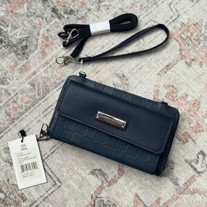 NWT London Fog Pebble Vegan Leather Navy Daisy Large Wristlet & Crossbody